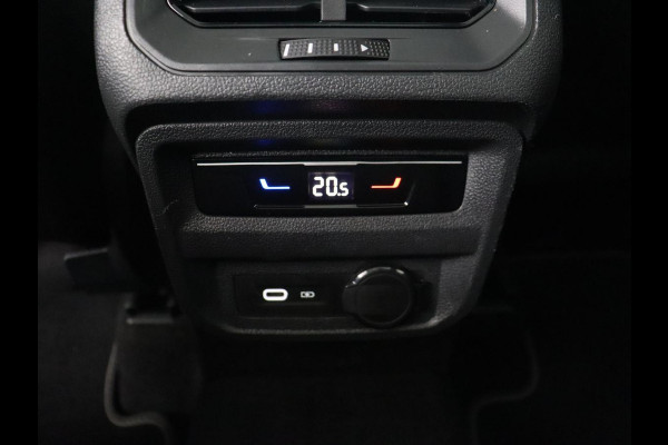 Volkswagen Tiguan 1.4 TSI eHybrid R Line | Panoramadak | Head-Up | Trekhaak | Stoelverwarming | Camera | Park Assist | Carplay | Matrix LED | Navigatie | Stuurverwarming | PHEV | Plug In
