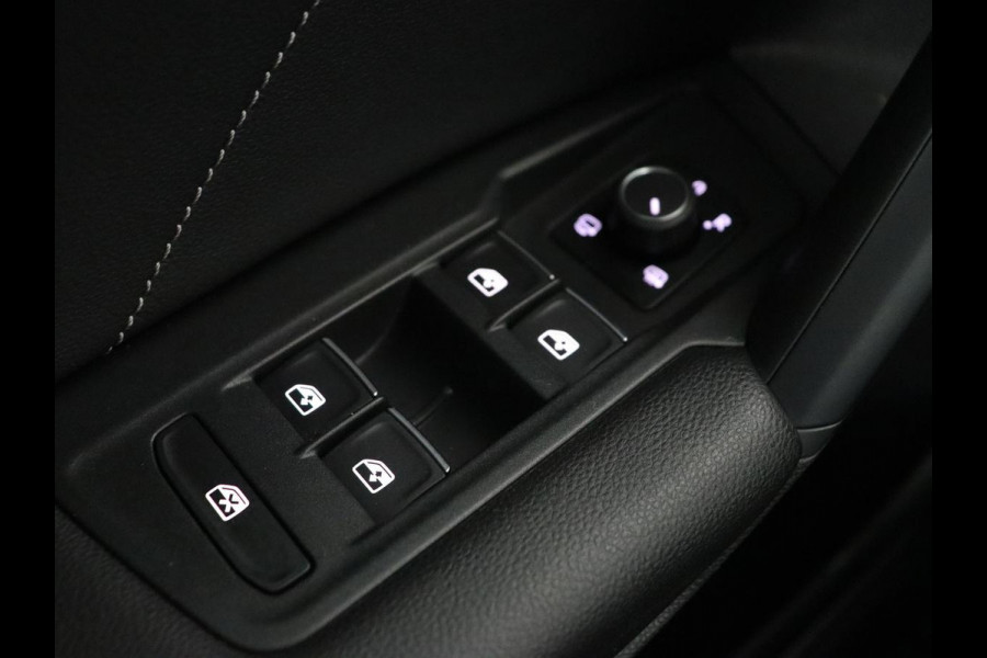 Volkswagen Tiguan 1.4 TSI eHybrid R Line | Panoramadak | Head-Up | Trekhaak | Stoelverwarming | Camera | Park Assist | Carplay | Matrix LED | Navigatie | Stuurverwarming | PHEV | Plug In