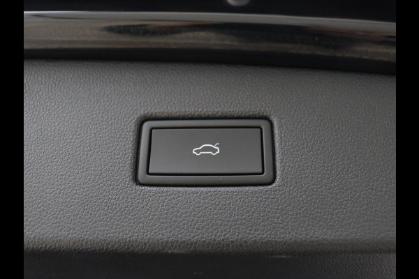 Volkswagen Tiguan 1.4 TSI eHybrid R Line | Panoramadak | Head-Up | Trekhaak | Stoelverwarming | Camera | Park Assist | Carplay | Matrix LED | Navigatie | Stuurverwarming | PHEV | Plug In