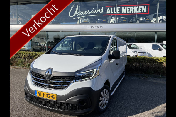 Renault Trafic 2.0 dCi 120 T29 L2H1 Airco - Cruise control - Parkeer sensoren achter - Navigatie - Radio - USB/AUX - DAB - Bluetooth - Trekhaak - Licht metalen velgen - Ramen electrisch voor - Voorstoelen verwarmbaar en verstelbaar - B-stoel IHV - 2 zitplaatsen voor - zijwand betimmering - laadvloer - zijschuifdeur rechts - tussenschot volledig