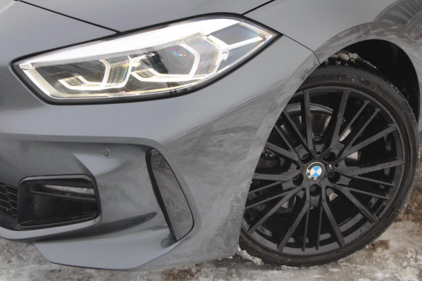 BMW 1-serie 118i M-Sport Shadow | Pano | 19 '' | HIFI | Ambient