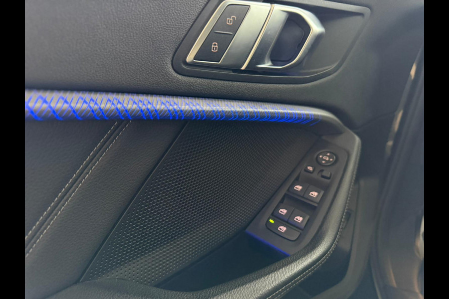 BMW 1-serie 118i M-Sport Shadow | Pano | 19 '' | HIFI | Ambient