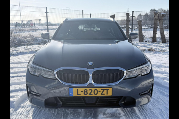 BMW 3 Serie Touring 320e Business Edition Plus | Carplay | Sportstoelen | EL trekhaak | Full Leder |