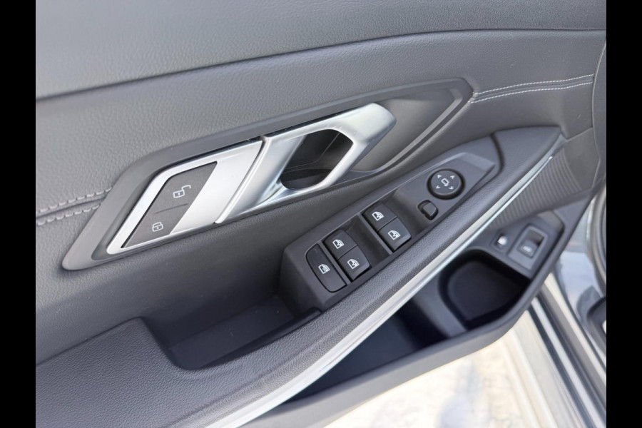 BMW 3 Serie Touring 320e Business Edition Plus | Carplay | Sportstoelen | EL trekhaak | Full Leder |