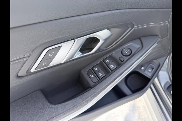 BMW 3 Serie Touring 320e Business Edition Plus | Carplay | Sportstoelen | EL trekhaak | Full Leder |