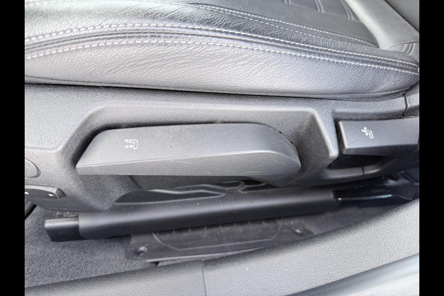 BMW 3 Serie Touring 320e Business Edition Plus | Carplay | Sportstoelen | EL trekhaak | Full Leder |
