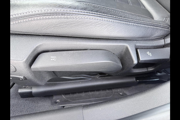 BMW 3 Serie Touring 320e Business Edition Plus | Carplay | Sportstoelen | EL trekhaak | Full Leder |