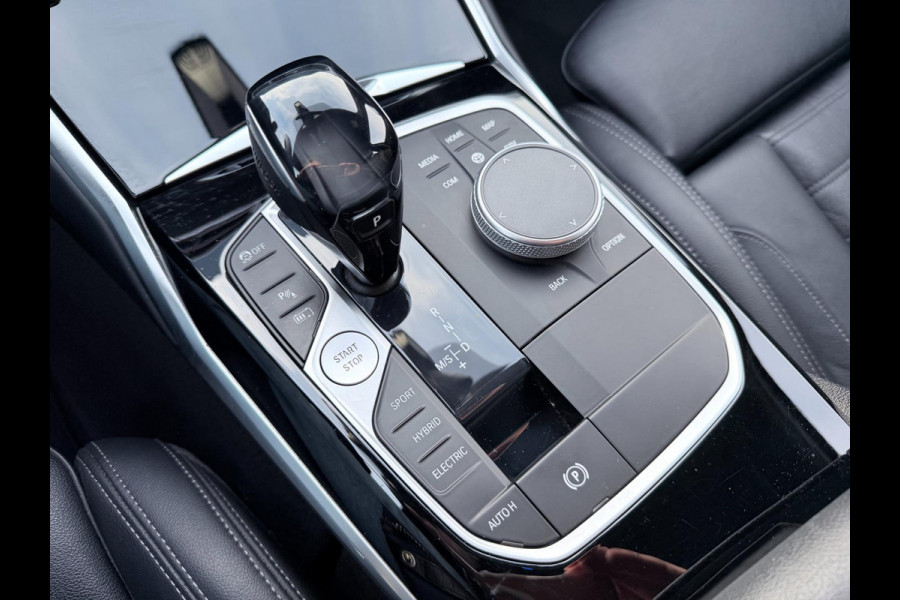 BMW 3 Serie Touring 320e Business Edition Plus | Carplay | Sportstoelen | EL trekhaak | Full Leder |