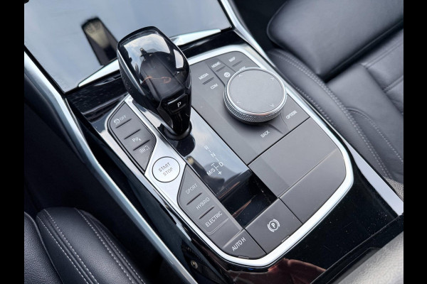 BMW 3 Serie Touring 320e Business Edition Plus | Carplay | Sportstoelen | EL trekhaak | Full Leder |