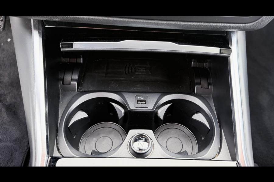 BMW 3 Serie Touring 320e Business Edition Plus | Carplay | Sportstoelen | EL trekhaak | Full Leder |