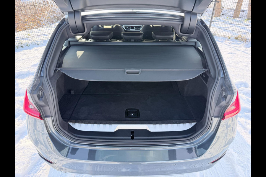 BMW 3 Serie Touring 320e Business Edition Plus | Carplay | Sportstoelen | EL trekhaak | Full Leder |