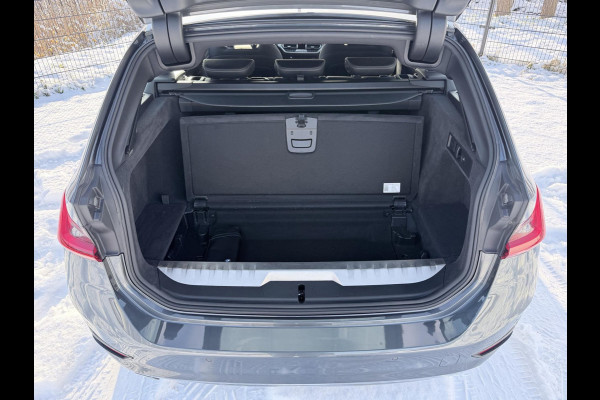 BMW 3 Serie Touring 320e Business Edition Plus | Carplay | Sportstoelen | EL trekhaak | Full Leder |
