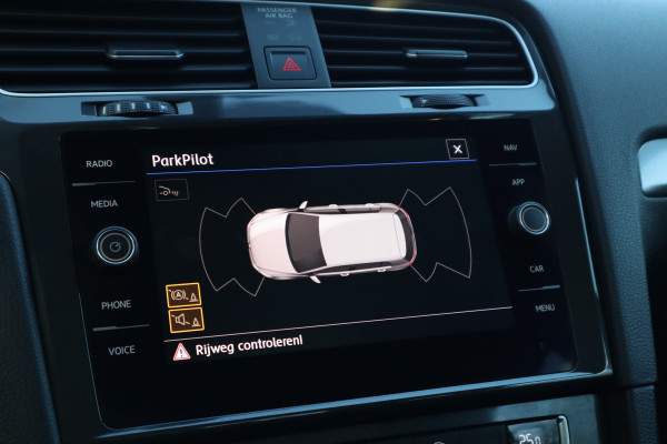 Volkswagen Golf 1.0 TSI Comfortline Business | Camera | Carplay | ACC |