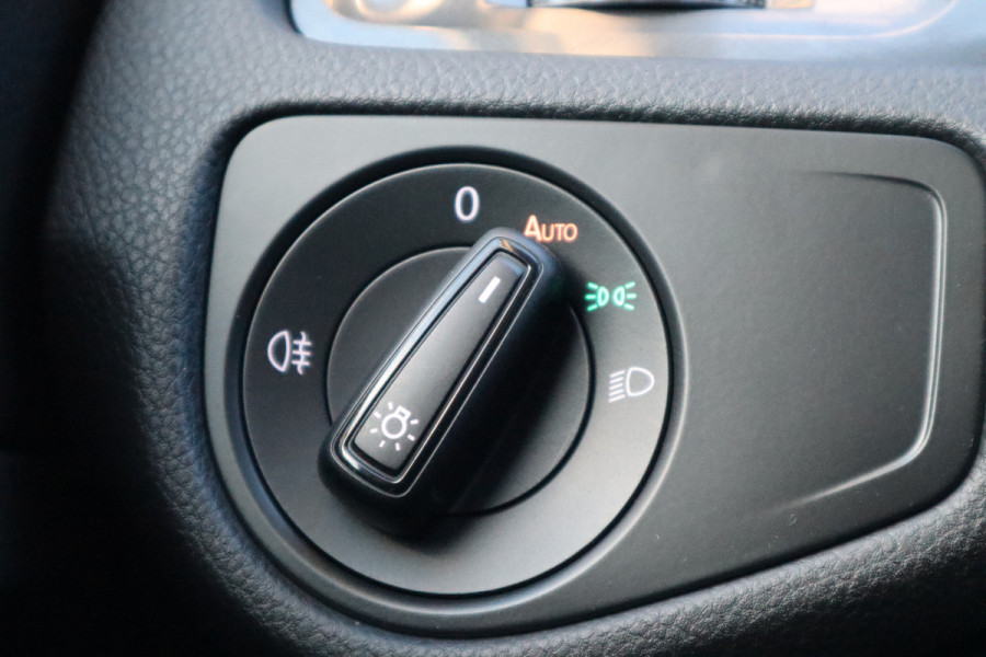 Volkswagen Golf 1.0 TSI Comfortline Business | Camera | Carplay | ACC |