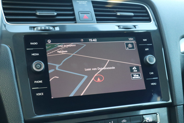 Volkswagen Golf 1.0 TSI Comfortline Business | Camera | Carplay | ACC |