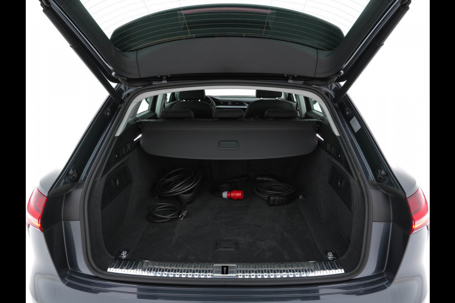 Audi e-tron 50 Quattro *ELECTRO-MOTOR AUDIBLE* Launch edition 71 kWh [ 3-Fase ] {SOH-100%} (INCL-BTW) Aut. *FULL-LED | DIGI-COCKPIT | NAVI-FULLMAP | HEATED-COMFORTSEATS | KEYLESS | AUDI-SOUND | SHIFT-PADDLES | ECC | PDC | CRUISE | 20''ALU*