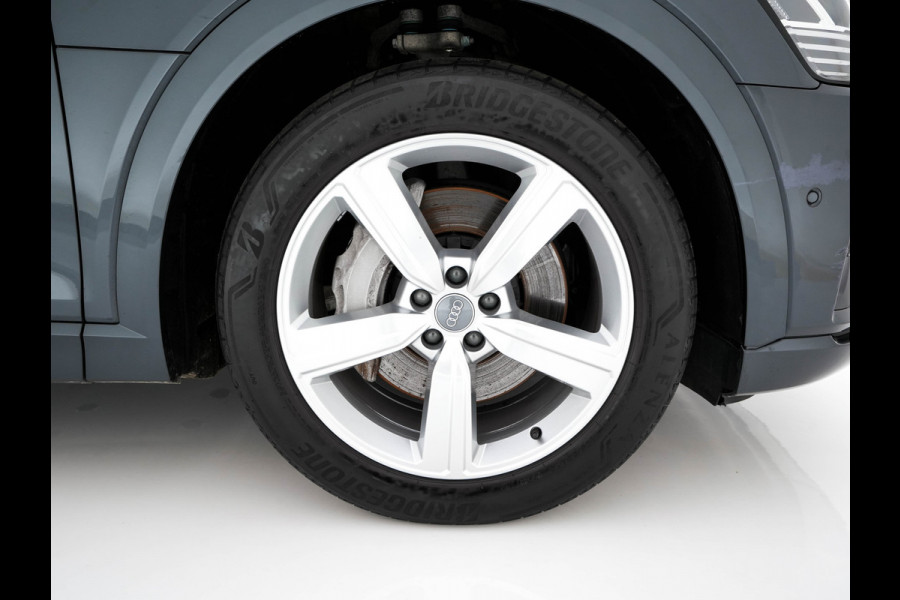 Audi e-tron 50 Quattro *ELECTRO-MOTOR AUDIBLE* Launch edition 71 kWh [ 3-Fase ] {SOH-100%} (INCL-BTW) Aut. *FULL-LED | DIGI-COCKPIT | NAVI-FULLMAP | HEATED-COMFORTSEATS | KEYLESS | AUDI-SOUND | SHIFT-PADDLES | ECC | PDC | CRUISE | 20''ALU*