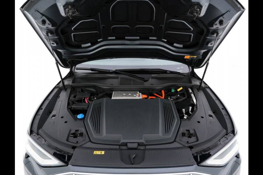Audi e-tron 50 Quattro *ELECTRO-MOTOR AUDIBLE* Launch edition 71 kWh [ 3-Fase ] {SOH-100%} (INCL-BTW) Aut. *FULL-LED | DIGI-COCKPIT | NAVI-FULLMAP | HEATED-COMFORTSEATS | KEYLESS | AUDI-SOUND | SHIFT-PADDLES | ECC | PDC | CRUISE | 20''ALU*