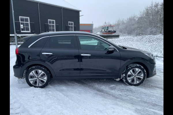 Kia e-Niro DynamicPlusLine 64 kWh SOH 100% NAVI CAMERA LEER SCHUIFDAK LED-XENON
