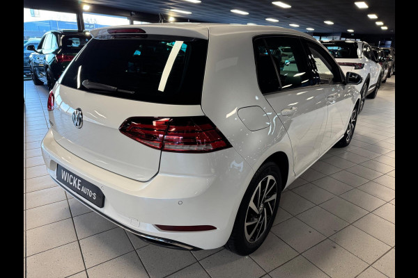 Volkswagen Golf 1.0 TSI Comfortline 85 KW 6 bak Navigatie Cruise control