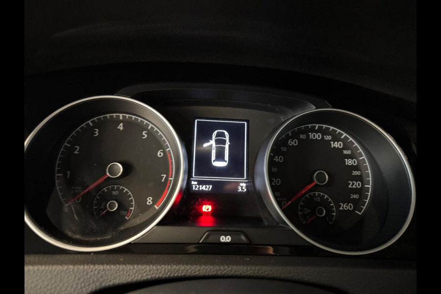 Volkswagen Golf 1.0 TSI Comfortline 85 KW 6 bak Navigatie Cruise control