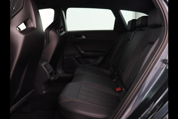 CUPRA Leon 2.0 TSI Cup 4-DRIVE | 310pk | Trekhaak | Stoel & stuurverwarming | Carplay | Leder | Adaptive cruise | 19'' | CUP Sportstoelen | Navigatie | Full LED | Beats Pack | Keyless | Sfeerverlichting