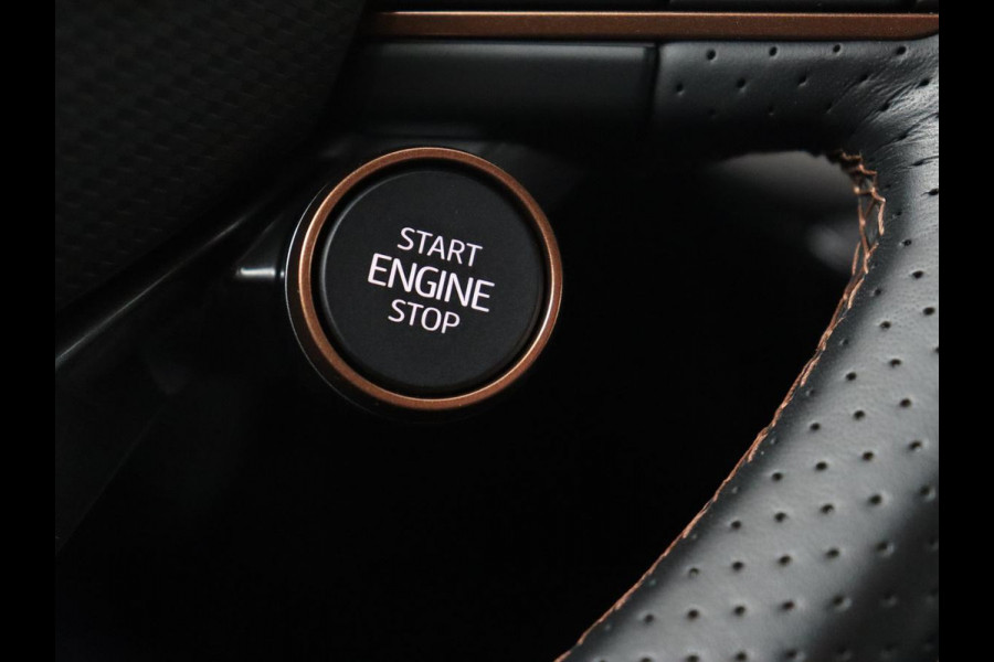 CUPRA Leon 2.0 TSI Cup 4-DRIVE | 310pk | Trekhaak | Stoel & stuurverwarming | Carplay | Leder | Adaptive cruise | 19'' | CUP Sportstoelen | Navigatie | Full LED | Beats Pack | Keyless | Sfeerverlichting