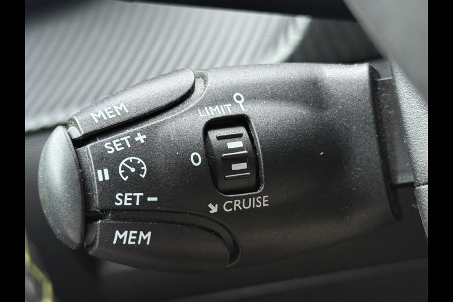 Peugeot 2008 1.2 PureTech GT-Line / 2020 / CAM / 3D COCKPIT