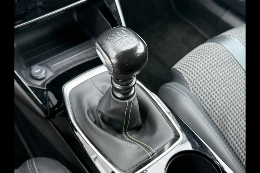 Peugeot 2008 1.2 PureTech GT-Line / 2020 / CAM / 3D COCKPIT