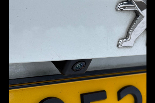 Peugeot 2008 1.2 PureTech GT-Line / 2020 / CAM / 3D COCKPIT