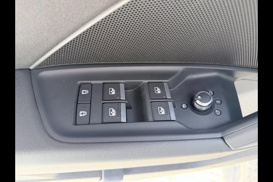 Audi A3 Sportback 30 TFSI Pro Line | 1e eigenaar | Trekhaak | Carplay | Stoelverwarming | Camera |