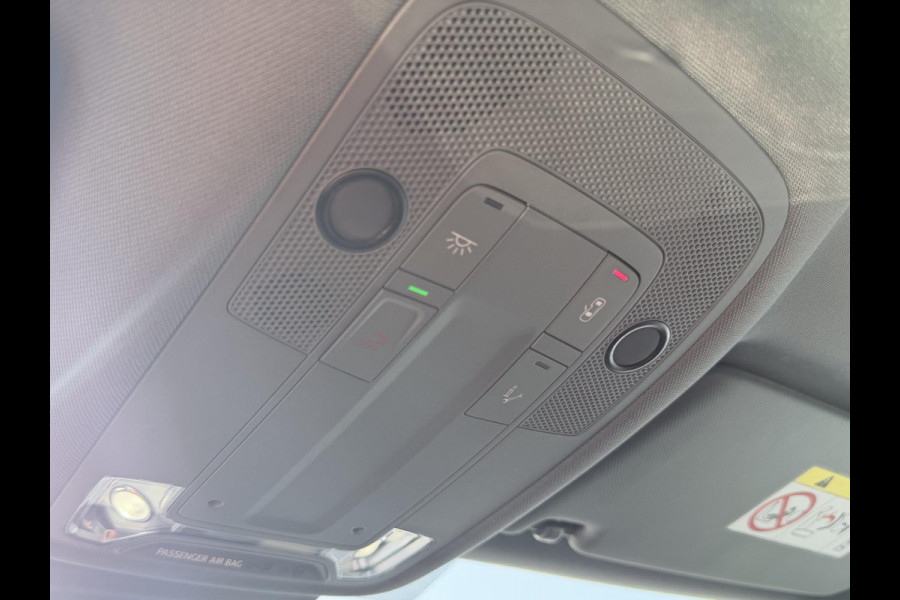 Audi A3 Sportback 30 TFSI Pro Line | 1e eigenaar | Trekhaak | Carplay | Stoelverwarming | Camera |