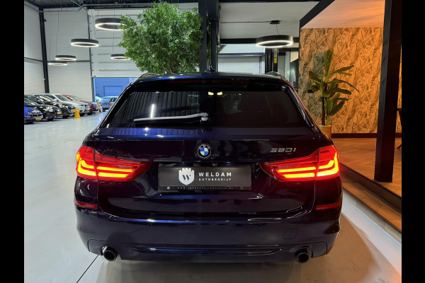 BMW 5 Serie Touring 520i Sport Line M Garantie Pano Memory StoelVentilatie StoelVW Elek Stuur Elek Achterklep Navi Cruise Rijklaar