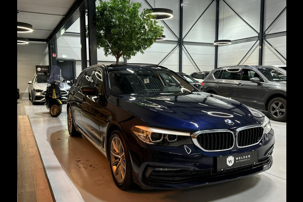 BMW 5 Serie Touring 520i Sport Line M Garantie Pano Memory StoelVentilatie StoelVW Elek Stuur Elek Achterklep Navi Cruise Rijklaar