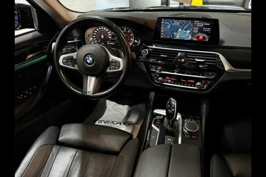 BMW 5 Serie Touring 520i Sport Line M Garantie Pano Memory StoelVentilatie StoelVW Elek Stuur Elek Achterklep Navi Cruise Rijklaar