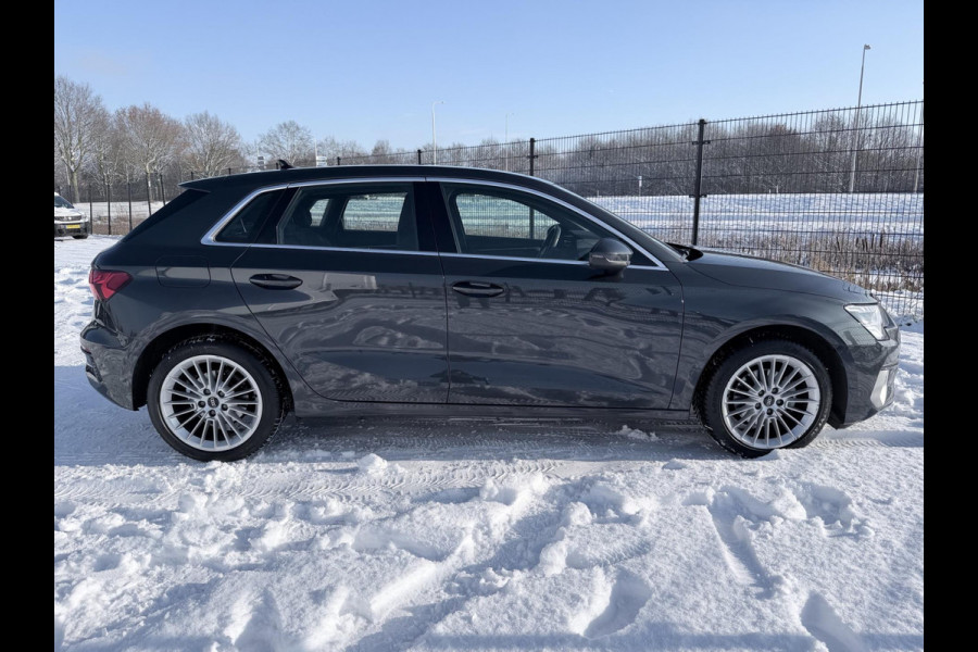 Audi A3 Sportback 30 TFSI Advanced edition | Sport Stoelen | Carplay | PDC | 1e Eigenaar