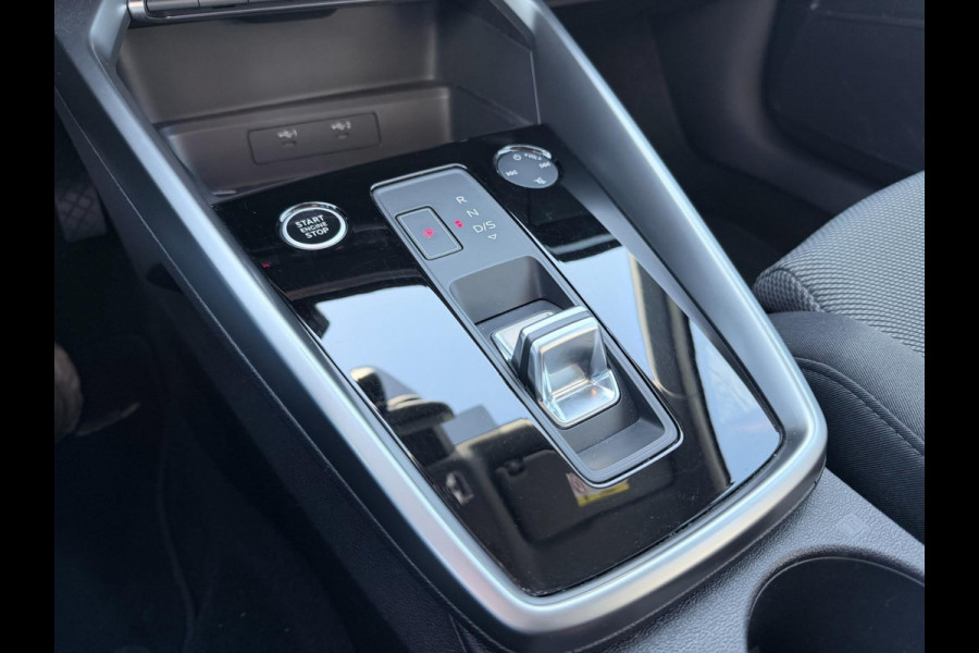 Audi A3 Sportback 30 TFSI Advanced edition | Sport Stoelen | Carplay | PDC | 1e Eigenaar