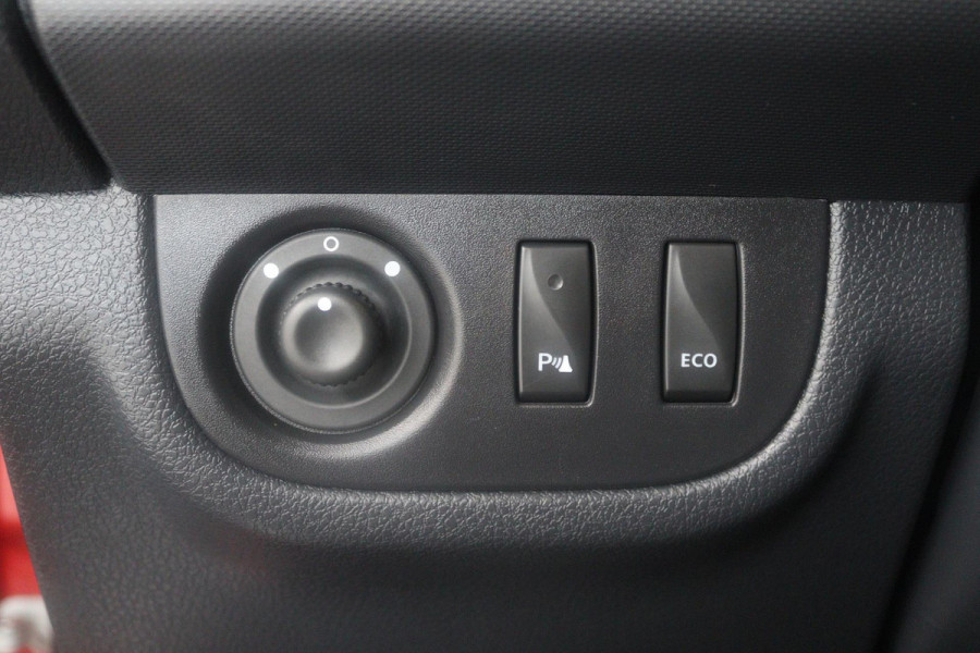 Dacia Sandero 0.9 TCe Laureate (TREKHAAK, PARKEERSENSOREN, AIRCO, RADIO)