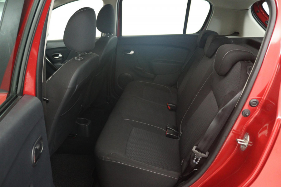 Dacia Sandero 0.9 TCe Laureate (TREKHAAK, PARKEERSENSOREN, AIRCO, RADIO)