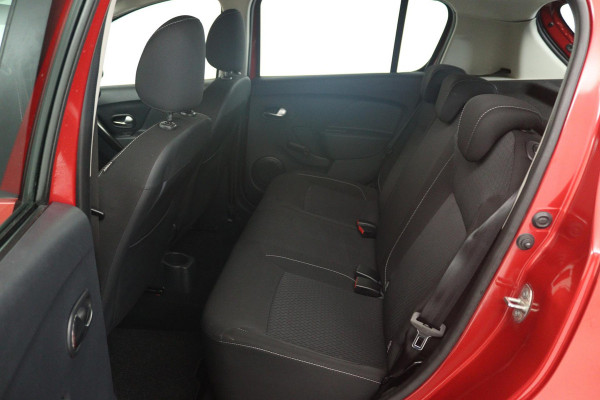 Dacia Sandero 0.9 TCe Laureate (TREKHAAK, PARKEERSENSOREN, AIRCO, RADIO)