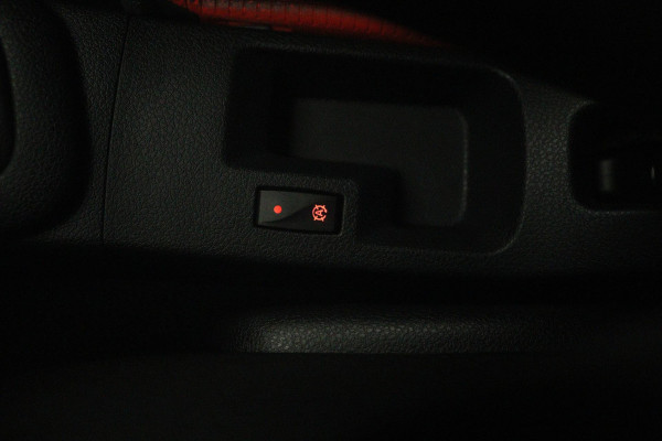 Dacia Sandero 0.9 TCe Laureate (TREKHAAK, PARKEERSENSOREN, AIRCO, RADIO)