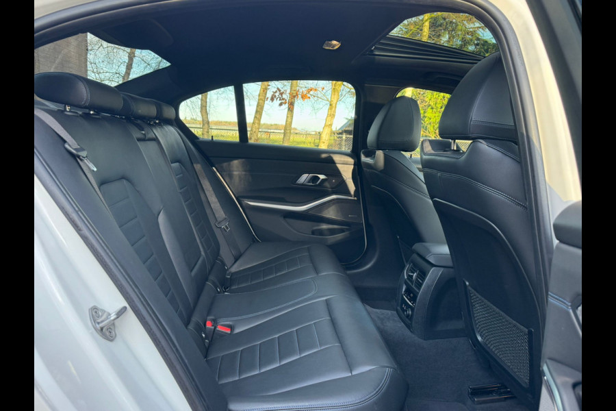 BMW 3-serie 330e M Sport |Head-Up|H&K|Pano|Laser|Driving ass|