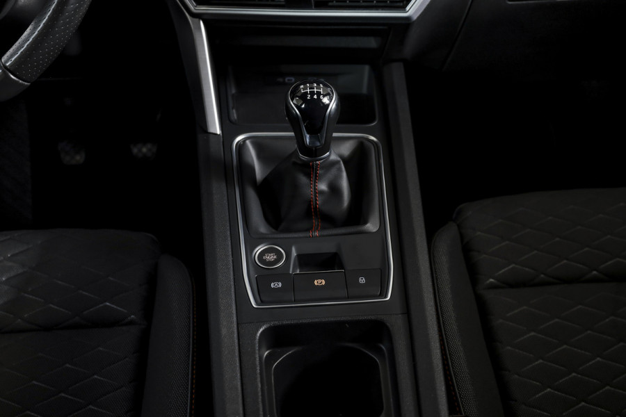 Seat Leon 1.5 TSI FR | Dig. Cockpit | Adapt. Cruise | Stoel.-+Stuurverw | PDC | NAV + App. Connect | ECC | LM 18" |