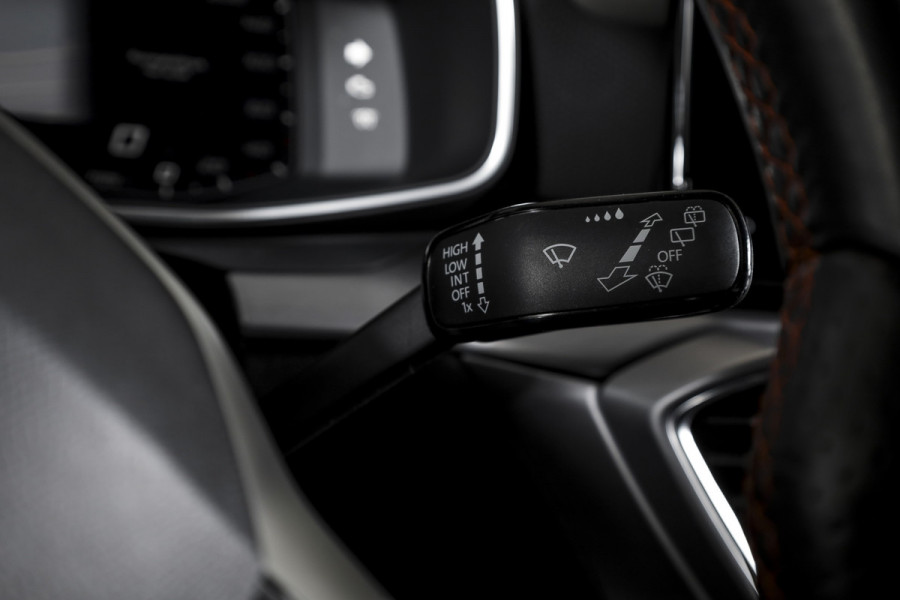 Seat Leon 1.5 TSI FR | Dig. Cockpit | Adapt. Cruise | Stoel.-+Stuurverw | PDC | NAV + App. Connect | ECC | LM 18" |