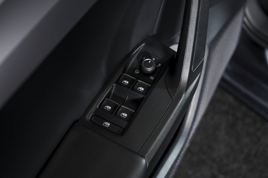 Seat Leon 1.5 TSI FR | Dig. Cockpit | Adapt. Cruise | Stoel.-+Stuurverw | PDC | NAV + App. Connect | ECC | LM 18" |