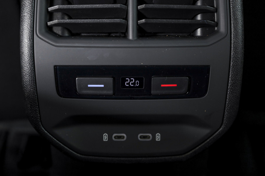 Seat Leon 1.5 TSI FR | Dig. Cockpit | Adapt. Cruise | Stoel.-+Stuurverw | PDC | NAV + App. Connect | ECC | LM 18" |