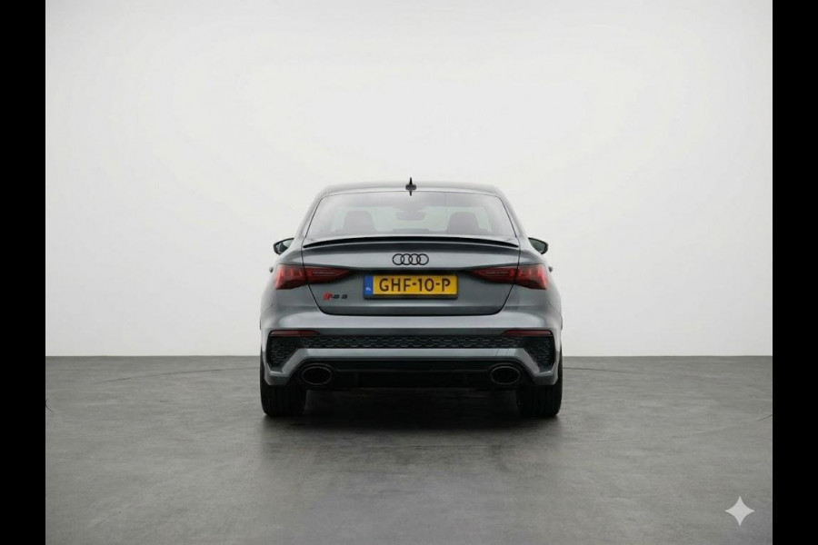 Audi A3 Limousine 2.5 TFSI RS 3 quattro 400pk | Panoramadak | 3-spaaks sport afgevlakt stuurwiel | Adaptief onderstel | SONOS Premium 3D Audio