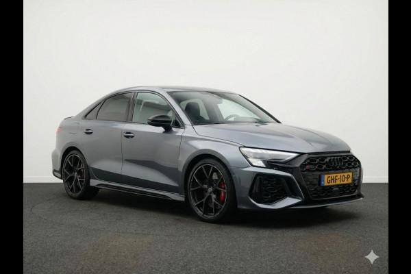 Audi A3 Limousine 2.5 TFSI RS 3 quattro 400pk | Panoramadak | 3-spaaks sport afgevlakt stuurwiel | Adaptief onderstel | SONOS Premium 3D Audio