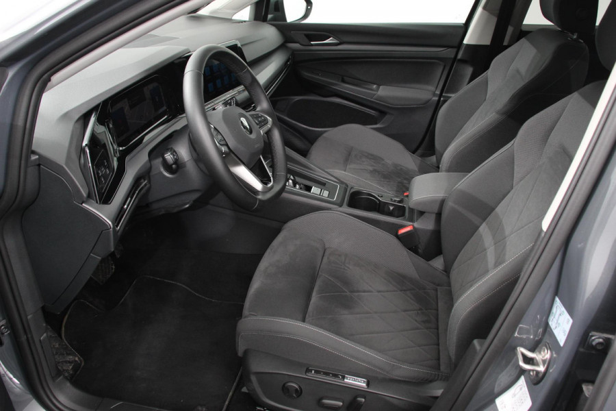 Volkswagen Golf 1.5 eTSI DSG Style 150Pk | Panoramadak | Navigatie | Digitale Cockpit | Adaptive Cruise Control | Lane/Side/Travel Assist | LED Matrix | Camera |