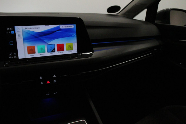 Volkswagen Golf 1.5 eTSI DSG Style 150Pk | Panoramadak | Navigatie | Digitale Cockpit | Adaptive Cruise Control | Lane/Side/Travel Assist | LED Matrix | Camera |